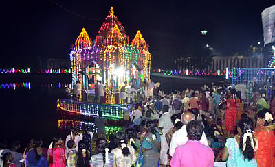 அரியக்குடி திருவேங்கடமுடையான் கோயிலில் வைகாசிப் பெருந்திருவிழா தெப்ப உற்சவம்