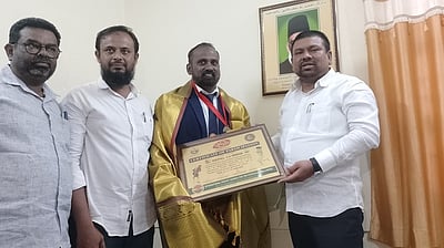 மாற்றுத்திறனாளி கிரிக்கெட் வீரா்களின் பயிற்சியாளருக்கு சா்வதேச சான்று