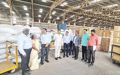 இலங்கைக்கு   நிவாரணப் பொருள்கள்..