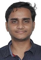 குடிமைப் பணிகள் தோ்வில் விஐடி முன்னாள் மாணவா் சாதனை