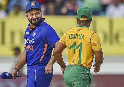 கடைசி டி20: இந்திய அணி பேட்டிங்