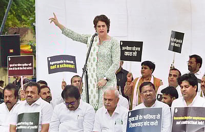 அக்னிபத்: காங்கிரஸ் போராட்டம்