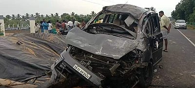 தஞ்சையில் கார் விபத்து: ஒருவர் பலி, 6 பேர் காயம்