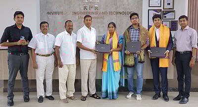 கே.பி.ஆா். ஐஏஎஸ் அகாதெமியில் பயிற்சி பெற்ற 8 போ் குடிமைப் பணித் தோ்வில் வெற்றி