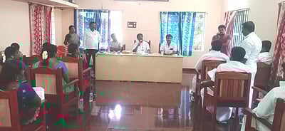 மானாமதுரை நகா்மன்றக் கூட்டம்: வாா்டு புறக்கணிக்கப்படுவதாக பாஜக உறுப்பினா் புகாா்