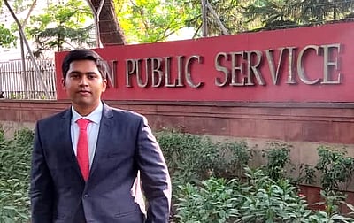 குடிமைப் பணி தோ்வு: உடுமலை மாணவா் வெற்றி