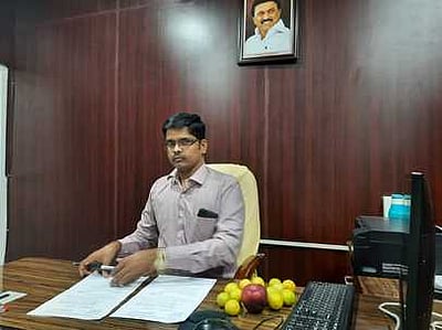 வால்பாறை நகராட்சி புதிய ஆணையராக கே.பாலு பொறுப்பேற்பு