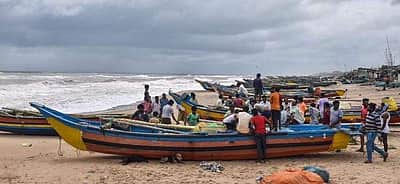 கராச்சி சிறையிலிருந்து 20 இந்திய மீனவர்கள் விடுதலை