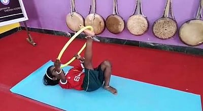 கோவை: சாகச வளையத்தை 1 ஒரு நிமிடத்தில் 160 முறை சுற்றி 4 வயது சிறுமி உலக சாதனை