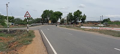 தமிழ்ப்பாடியில் சாலை வளைவில் விபத்துக்களை தடுக்க நடவடிக்கை எடுக்க வலியுறுத்தல்