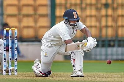 ரஞ்சி கிரிக்கெட்: சா்ஃப்ராஸ் சதத்தில் மீண்டது மும்பை