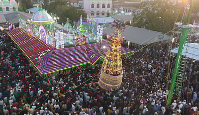 ஏா்வாடியில் விடிய விடிய சந்தனக்கூடு விழா