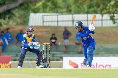 மகளிா் டி20: இந்தியா வெற்றி