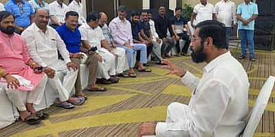 சிவசேனை பாலாசாகேப்: புதிய பெயர் சூட்டிய ஷிண்டே ஆதரவாளர்கள்