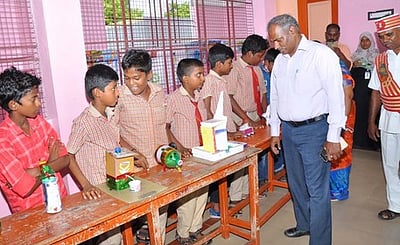 பூமியையும் நிலத்தடி நீரையும் பாதுகாக்க நெகிழி ஒழிக்கப்பட வேண்டும்: ராணிப்பேட்டை ஆட்சியா்