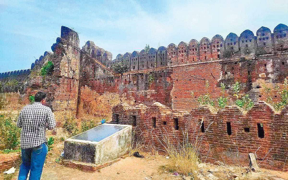 அறியப்படாத ஆலம்பரைக் கோட்டை