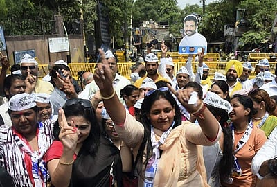 வெற்றிக் கொண்டாட்டம் 100 நாள்களில் திண்டாட்டமாக மாறியதேன்? கனவு கலைந்ததா?