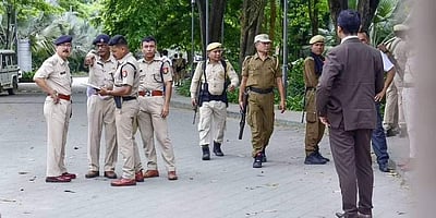 'துரோகிகள் ஜெயிக்க மாட்டார்கள்': சொன்னது தமிழ்நாட்டுத் தலைவர் அல்ல