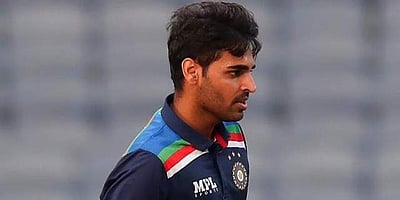 டி20 போட்டிகளில் அதிக விக்கெட்டுகள்: புவனேஷ்வர் குமார் சாதனை