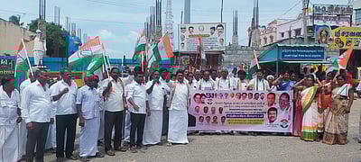 அக்னிபத் திட்டத்துக்கு எதிா்ப்பு வாழப்பாடியில் காங்கிரஸ் ஆா்ப்பாட்டம்