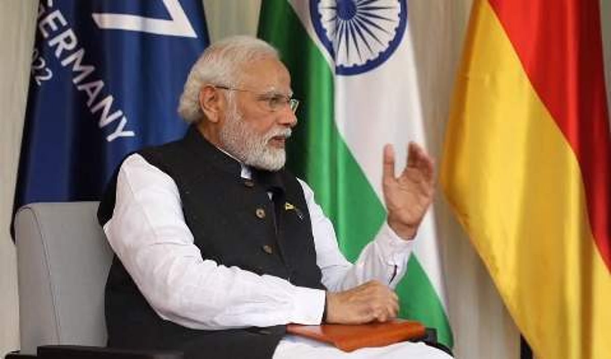 ஜி7 மாநாட்டை முடித்துக் கொண்டு ஐக்கிய அரபு அமீரகம் புறப்பட்டார் மோடி (விடியோ)