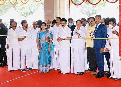 வேலூரில் புதிய பேருந்து நிலையம்: முதல்வர் மு.க.ஸ்டாலின் திறந்து வைத்தார்