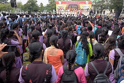 மாணவிகளுக்கு ரூ.1,000: விண்ணப்பிக்க அவகாசம் நீட்டிப்பு