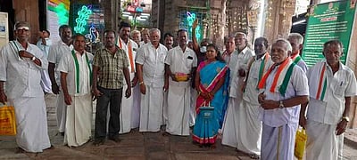 சோனியா காந்தி நலம் பெற வேண்டி ஸ்ரீவிலி. கோயிலில் சிறப்பு பிராா்த்தனை