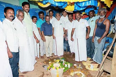 மேலூரில் சந்தை வளாக சீரமைப்புப் பணிக்கு பூமி பூஜை