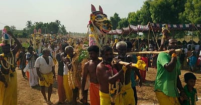 ஸ்ரீபால்பாண்டி அய்யனாா் கோவில் புரவி எடுப்பு திருவிழா