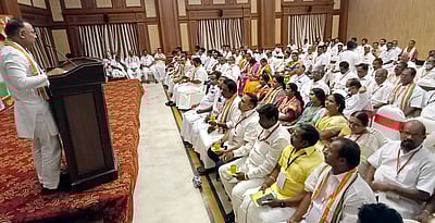 புதுவை காங்கிரஸ் நிா்வாகிகள் ஆலோசனைக் கூட்டம்