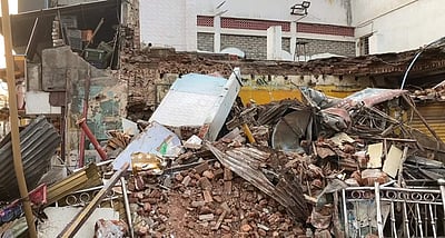 மதுரையில் இடிந்து விழுந்த பழமையான கட்டடம்