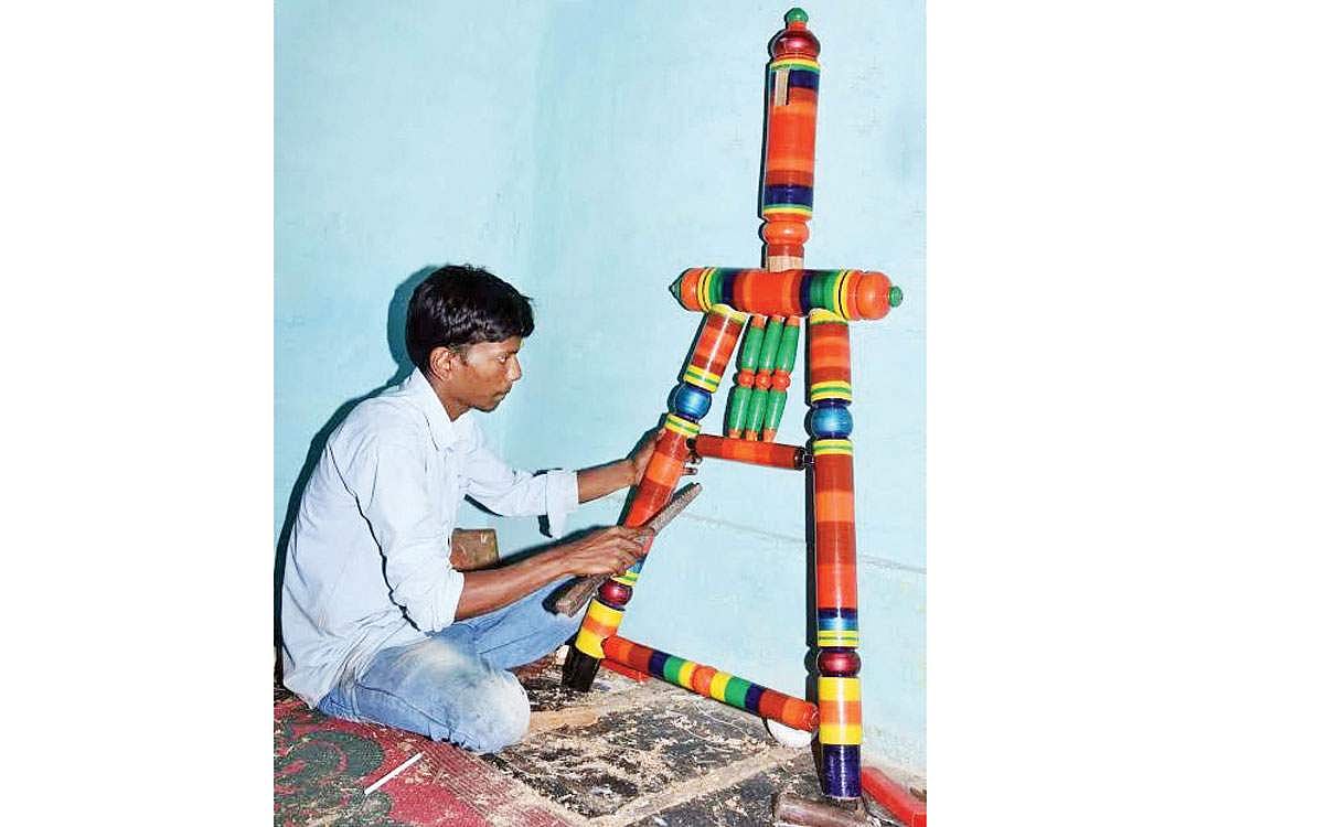 பாரம்பரிய 'கலாகட்டகி' மரத் தொட்டில்கள்