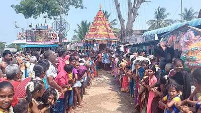 முடிகொண்டான் மாரியம்மன் கோயில் தேரோட்டம்