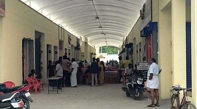 சரபோஜி சந்தையில் கடைகள் திறப்பு