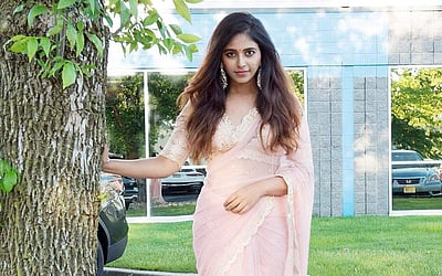 ஸ்லிம் லுக்கில் அஞ்சலி - புகைப்படங்கள்