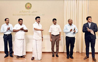 மீனவ இளைஞர்களுக்கு உயிர்பாதுகாப்பு பயிற்சி: முதல்வர் தொடங்கி வைத்தார்