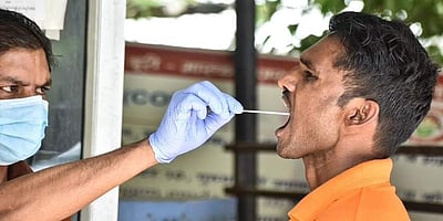 சர்வதேச பயணிகளுக்கு இனி கரோனா பரிசோதனை இல்லை: அமெரிக்க அரசு