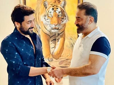 சூர்யாவுக்கு  ‘ரோலக்ஸ்’ கைக்கடிகாரத்தைப் பரிசளித்த கமல்ஹாசன்