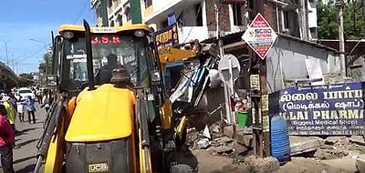 நெல்லையில் போக்குவரத்துக்கு இடையூறாக இருந்த ஆக்கிரமிப்புகள் அகற்றம்: மாநகராட்சி ஆணையர்