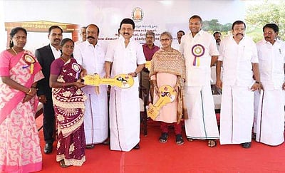 சிங்கம்புணரி அருகே சமத்துவபுரம்: திறந்து வைத்தார் மு.க.ஸ்டாலின்