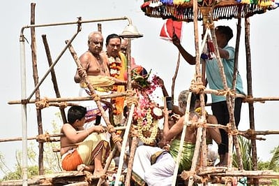 ஒழுகைமங்கலம் மாரியம்மன் கோயில் கும்பாபிஷேகம்