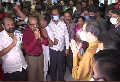 கட்சியினருடன் உத்தவ் தாக்கரே சந்திப்பு