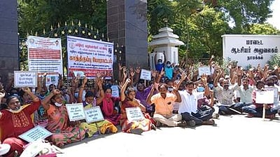 நாமக்கலில் மாற்றுத் திறனாளிகள் காத்திருப்பு போராட்டம்