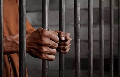 36 ஆண்டுகளுக்குப் பின் சிறையிலிருந்து விடுதலையான 104 வயது முதியவர். 