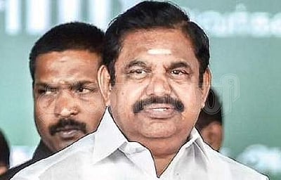 ராஜீவ் காந்தி அரசு மருத்துவமனைக்குச் சென்றார் எடப்பாடி பழனிசாமி