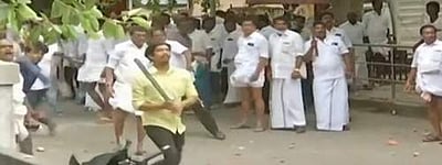 அதிமுக தலைமை அலுவலகத்தில் இபிஎஸ்-ஓபிஎஸ் ஆதரவாளர்கள் மோதல்