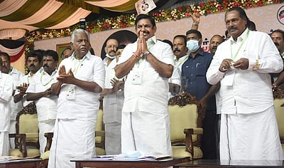 அதிமுக அலுவலகத்தில் நுழைந்த சமூக விரோதிகள்: எடப்பாடி பழனிசாமி