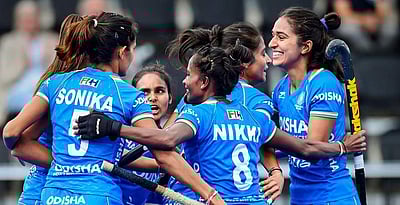 உலகக் கோப்பை: காலிறுதி வாய்ப்பை இழந்த இந்திய மகளிர் அணி