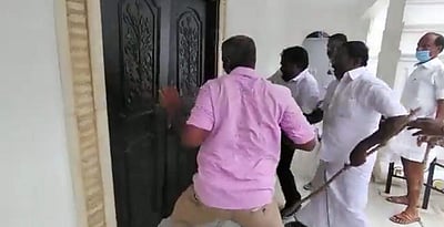 ஓபிஎஸ் மீது காவல்துறையில் அதிமுக புகார்